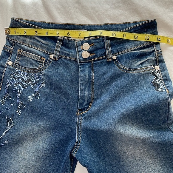 MASSEY’S Women’s  Size 4 Denim Embroidered Stretch Skinny Jeans Y2k Retro Bling - Picture 8 of 11